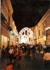 Lucera - Festa patronale anni 90 - Via Federico II - Foto di Michele Polito