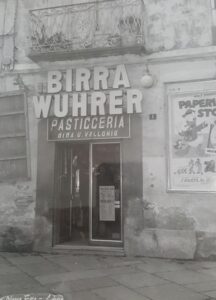 Lucera - Vellonio Umberto - Bar del Saraceno in piazza Duomo - Foto di Michele Potito