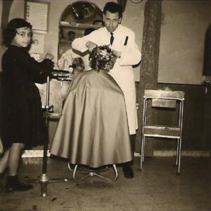 Lucera - Castellaneta Giacomo - Salone da Barba 1950 in Piazza San Leonardo