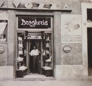 Lucera - Vozza - Drogheria in Piazza Gramsci