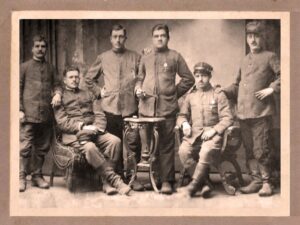 Lucera - Padalino Antonio 2° da dx, ferito e catturato su Monte Santo il 24-10-1917 - Guerra 1915-18