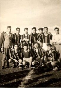 Lucera - Partita di calcio tra "Sfatigata" e "Fulgor 2" - In piedi da sx Sussana, Ianigro, T. Palazzo, Petruccelli, Pino Corposanto, DiGioia, Viola, accosciati Fortunato, N. Palazzo, Fortunati, R. Vitagliani