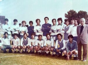 Lucera - Squadra di calcio - Vincenzo Peppe De Biase detto 'carte e tre' con Carmine Caravella Teodoro Torre e altri 13