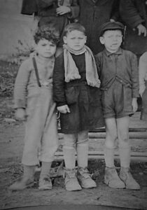 Lucera - Scuola Comunale S. Caterina 1950 - Michele Di Maggio ( al centro) - Foto di Giuseppe Di Maggio