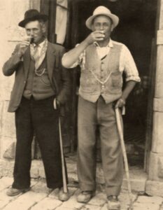 Lucera - Lombardi Leonardo Matteo (il 1° da destra), anni 50 - Foto fornita dalla figlia Lilina Lombardi