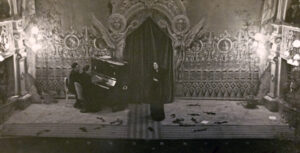 Preziuso Salvatore - Teatro Garibaldi - Cantante Margherita Carosio. Sullo sfondo M° Salvatore Preziuso con la pianista 1940