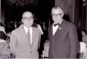 Preziuso Salvatore - Con il paroliere delle sue composizioni l'Avv. Enrico Venditti durante un Concerto al Circolo Unione di Lucera 1960