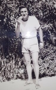 Lucera . Mangione Vincenzo - Rodi Garganico accompagnatore dei ragazzi dei padri Giuseppini al mare 1960 - Foto fornita da Lucia De luca