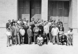 Lucera - Davanti alla Chiesa di Cristo Re - Con P. Vincenzo De Rosa, P. P. Angelo Ferracina, Giovanni Iuliani e Roberto Di Salvio - Febbraio 1966
