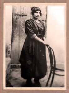 Lucera - D'Orta Elisa Maria (1894- 1990) - Nonna materna di Elisa Sassi - Foto all'età di 18 anni - Foto di Sassi Elisa